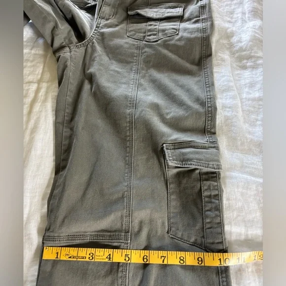 1822 Olive Green Wide Leg Cargo Pants Sz 8/29 - Picture 5 of 12